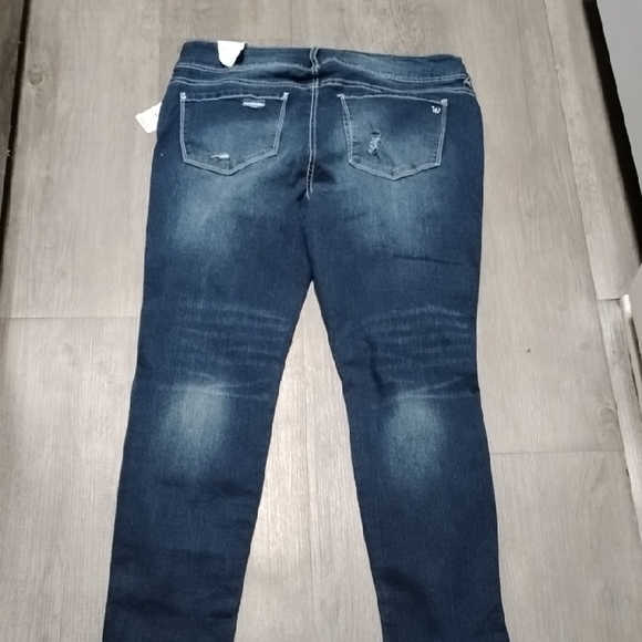 Wallflower Distressed Ankle Jeans in Dark Blue - Picture 4 of 7